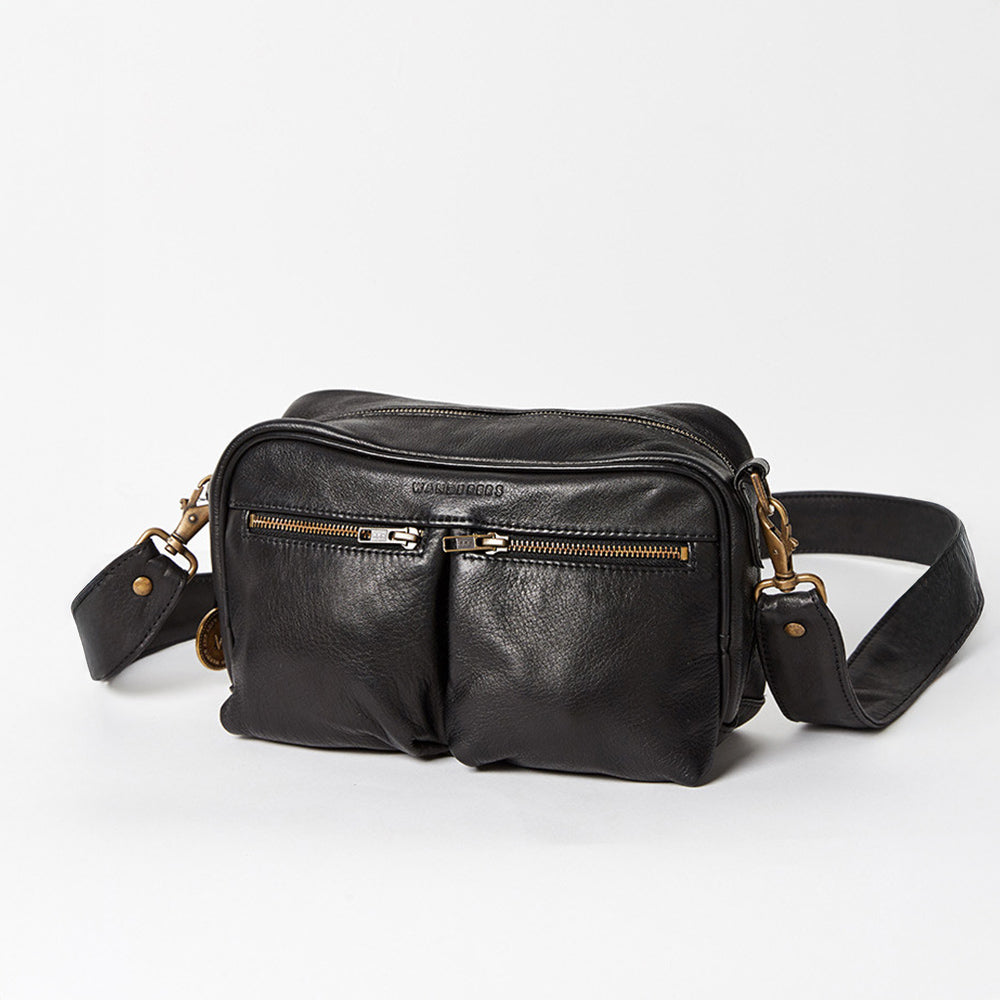 新品♡B Florenceビーフローレンス 数字プリントショルダーバッグ　レザー 本革スクエア型ショルダーバッグ（ショルダーバッグ）(ハウス・オブ