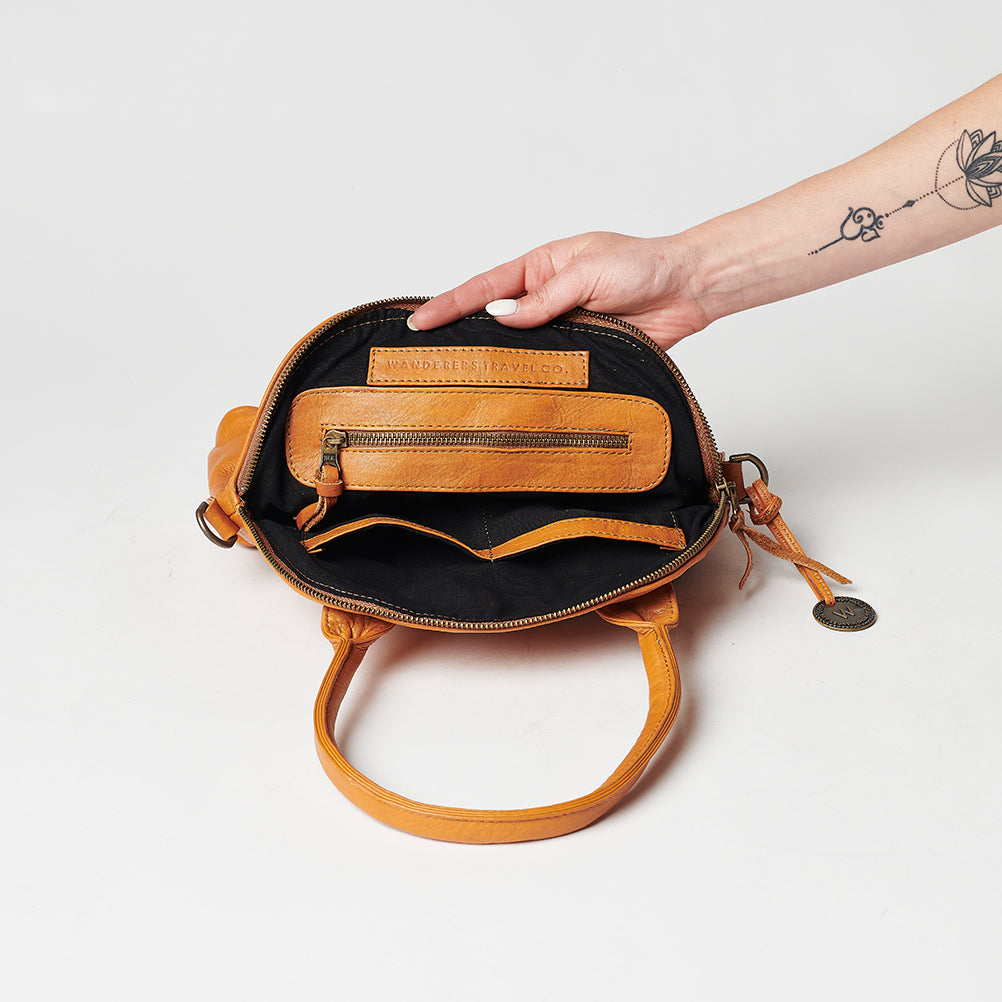 The Banff Crossbody – The Wanderers Travel Co.