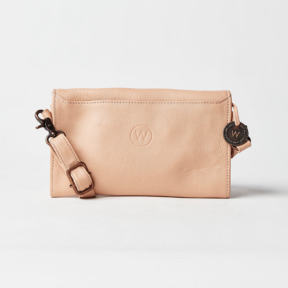 Travel clutch outlet purse