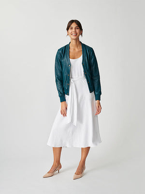 Azzurra|https://cdn.shopify.com/s/files/1/1039/2532/files/Londoner_-_Capri.mp4?v=1591936145