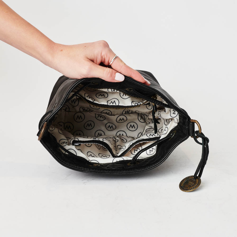 【引越しsale!!】パロローサ　Bucket Handle Bag 黒 Aranaz Knotted Handle Mini Raffia Bucket Bag | Anthropologie